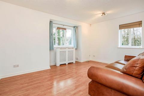 2 bedroom flat to rent, Gisburne Way, Watford WD24