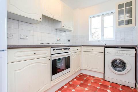 2 bedroom flat to rent, Gisburne Way, Watford WD24
