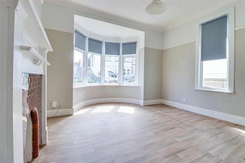3 bedroom semi-detached house for sale, Northview Drive, Westcliff-On-Sea SS0