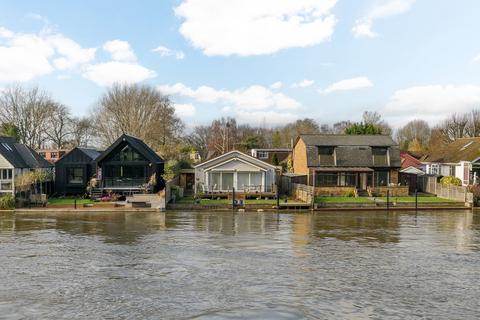 3 bedroom bungalow for sale, River Ash Estate, Shepperton, TW17