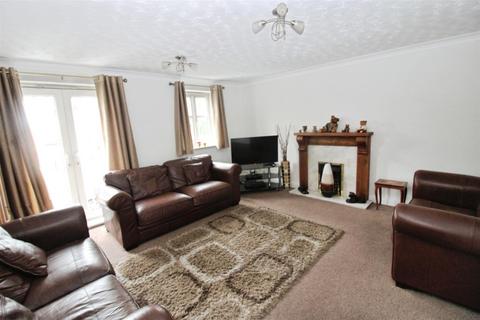 4 bedroom end of terrace house for sale, Western Gailes Way, Hull