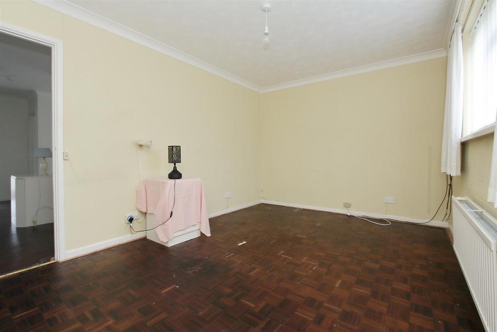 14 micheldever road PH24.JPG