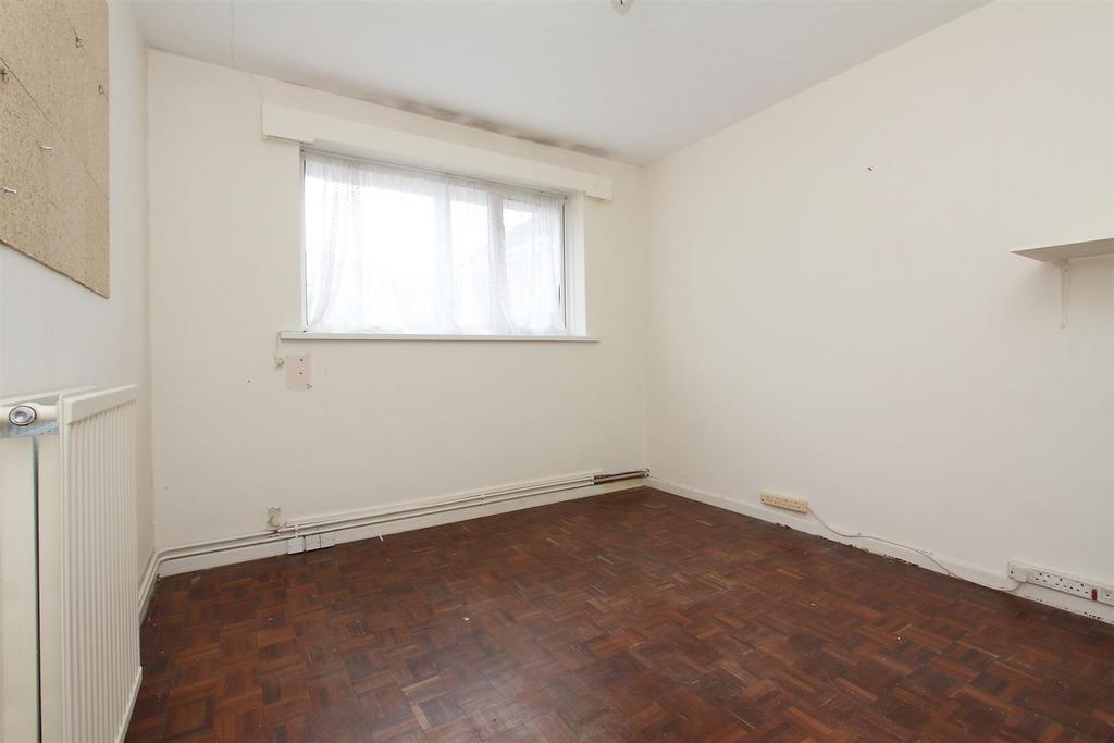 14 micheldever road PH26.JPG