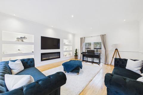4 bedroom detached house for sale, Bridgend Court, Castlecary G68
