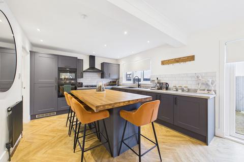 4 bedroom detached house for sale, Bridgend Court, Castlecary G68
