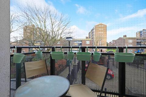 3 bedroom apartment for sale, Denmark Road, London, SE5