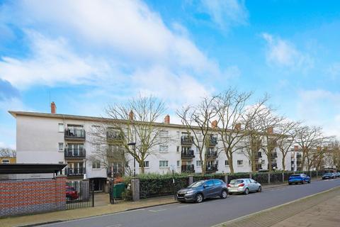 3 bedroom apartment for sale, Denmark Road, London, SE5