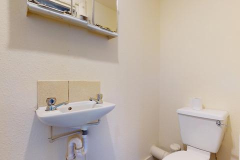 Studio to rent, Saint Pauls Avenue