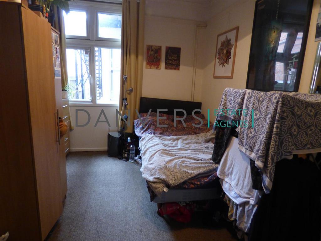 Bedroom 3.jpg