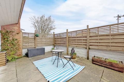 3 bedroom end of terrace house for sale, St. Georges Drive, Chichester, PO19