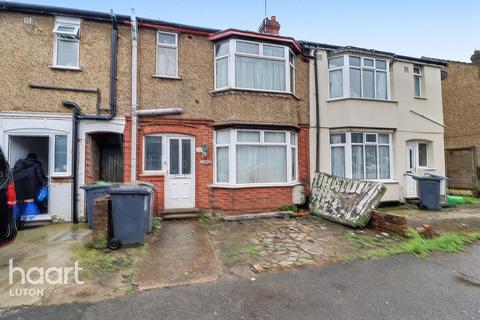 3 bedroom terraced house for sale, St Catherines Avenue, Luton
