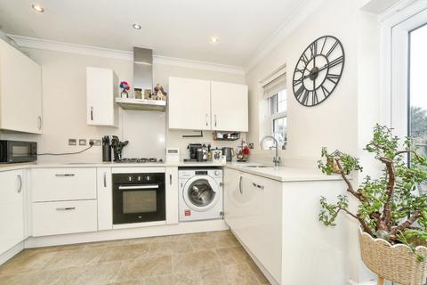 undefined, Queen's Crescent, Shrivenham, SN6
