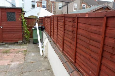 2 bedroom terraced house to rent, Arthur Street, Grimsby, DN31