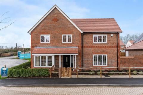 The Grayshott, Warwick Place, Hammondstreet Road, Cheshunt