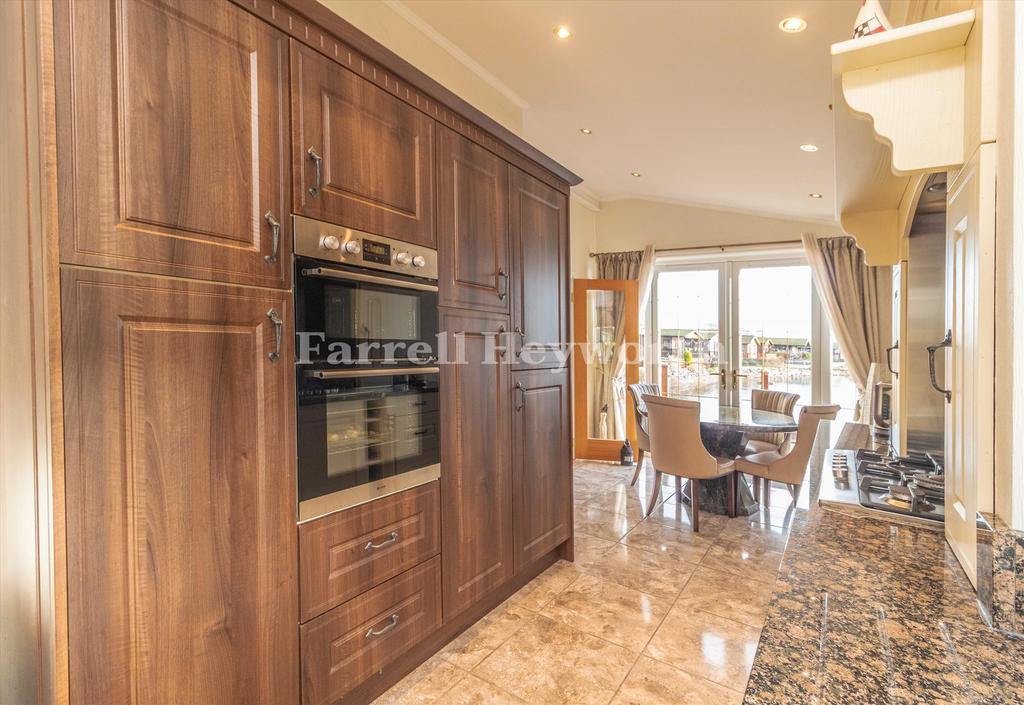Kitchen image 3