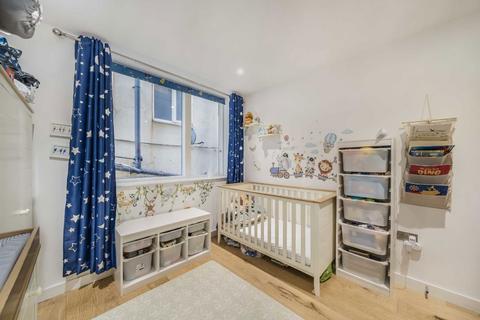 2 bedroom flat for sale, Upper Tooting Road, London SW17