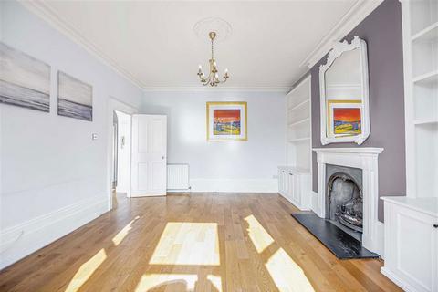 2 bedroom flat to rent, Coleraine Road, London SE3