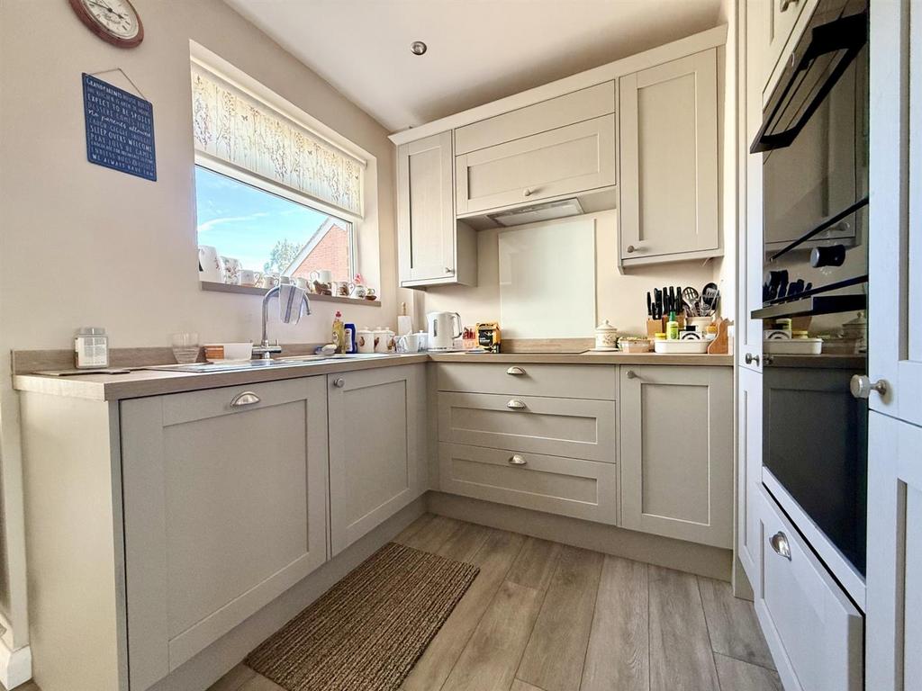 Kitchen3.jpg