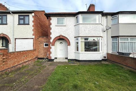 3 bedroom semi-detached house to rent, Westmorland Avenue