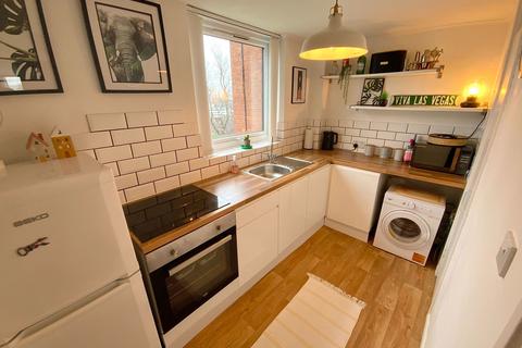 2 bedroom apartment for sale, Blackberry Lane, Halesowen B63