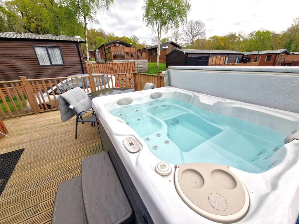 Decking & Hot Tub