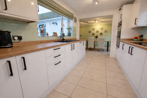 6 bedroom detached bungalow for sale, Starcross, Exeter EX6