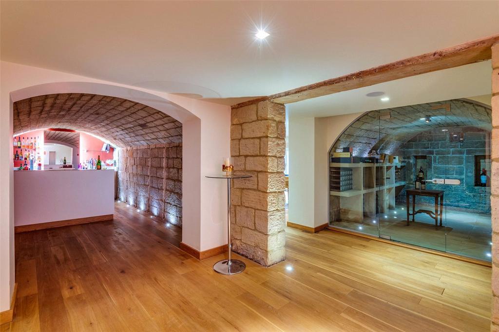 Wine Cellar & Bar