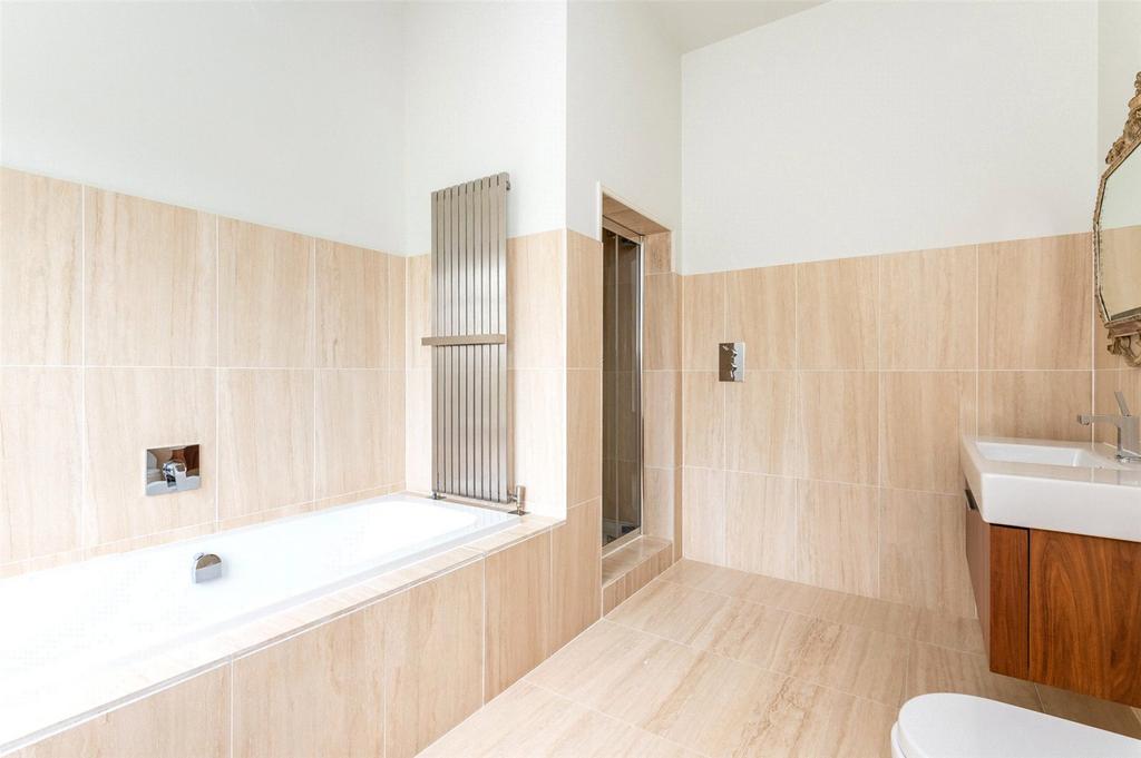 En Suite Bathroom