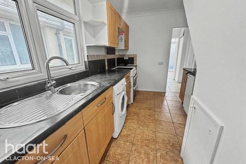 3 bedroom chalet to rent, Willow Way, CLACTON-ON-SEA