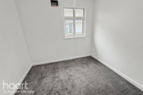 3 bedroom chalet to rent, Willow Way, CLACTON-ON-SEA