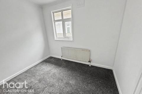 3 bedroom chalet to rent, Willow Way, CLACTON-ON-SEA
