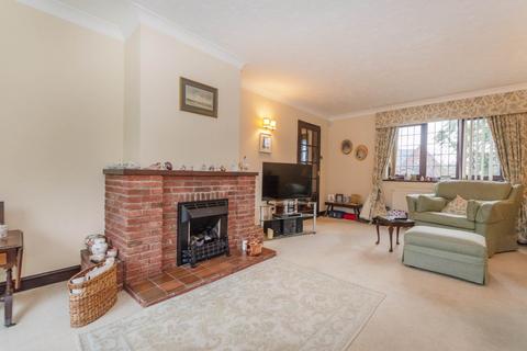 3 bedroom detached house for sale, Laburnum Drive, Norwich NR13