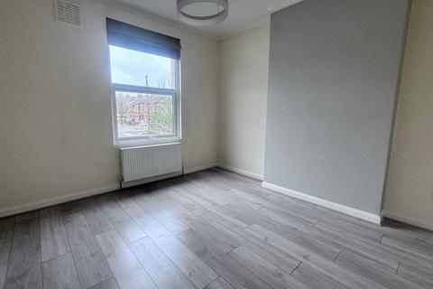 1 bedroom maisonette to rent, Muirkirk Road, London, SE6