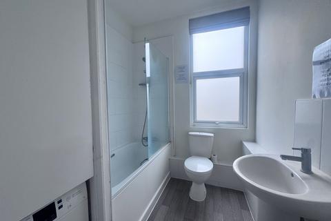 1 bedroom maisonette to rent, Muirkirk Road, London, SE6