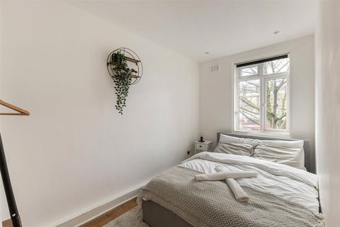Holloway Road, Archway, London, N7