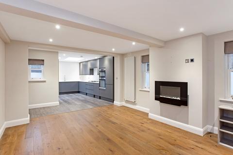 3 bedroom flat to rent, Warwick Gardens, London, W14