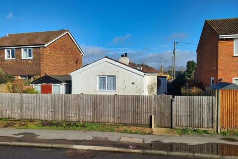2 bedroom detached bungalow for sale, Water Lane, Totton, SO40