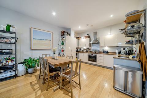 2 bedroom flat for sale, Old Devonshire Road, Balham, SW12