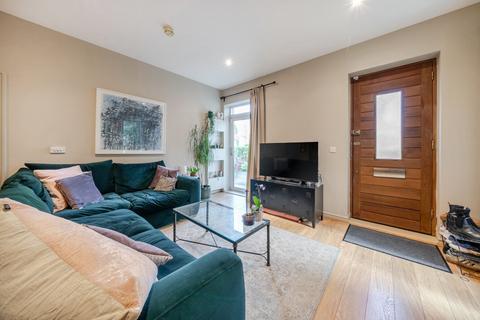 2 bedroom flat for sale, Old Devonshire Road, Balham, SW12