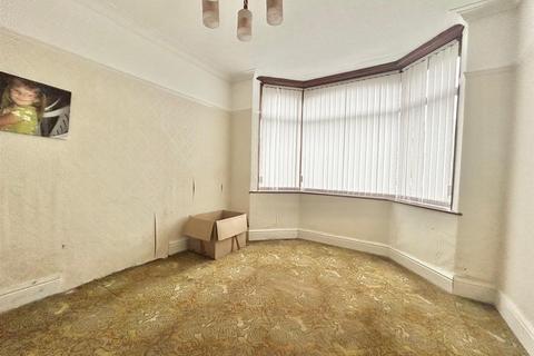 3 bedroom semi-detached house for sale, Holden Road, Leigh