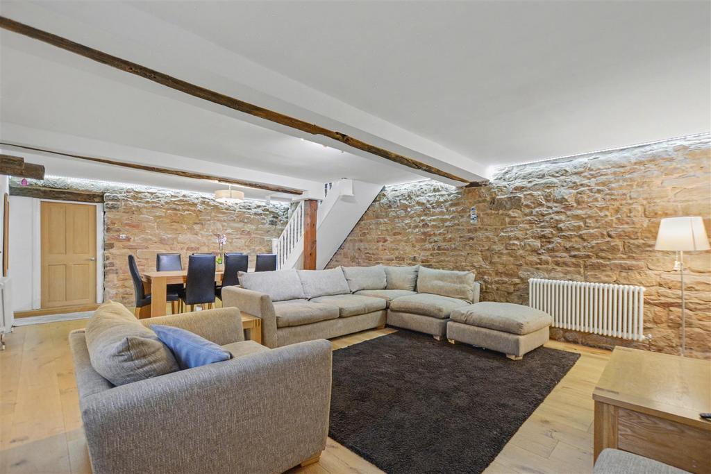 Lounge/Dining Room