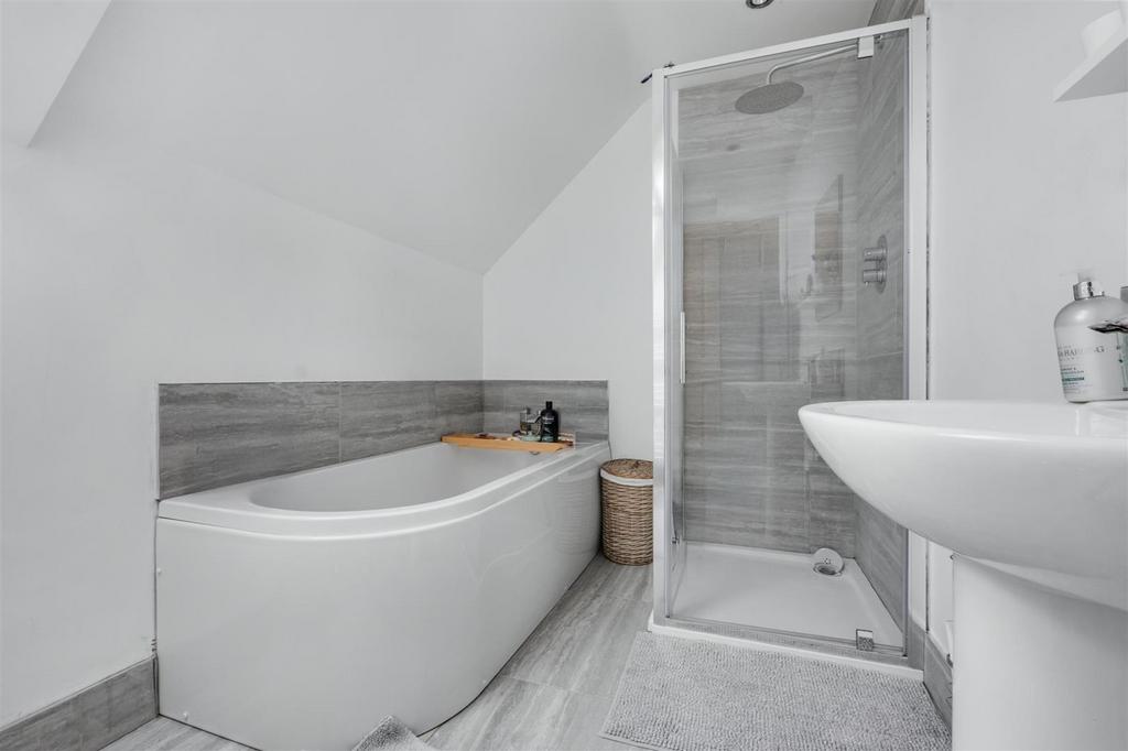 En-Suite Bathroom