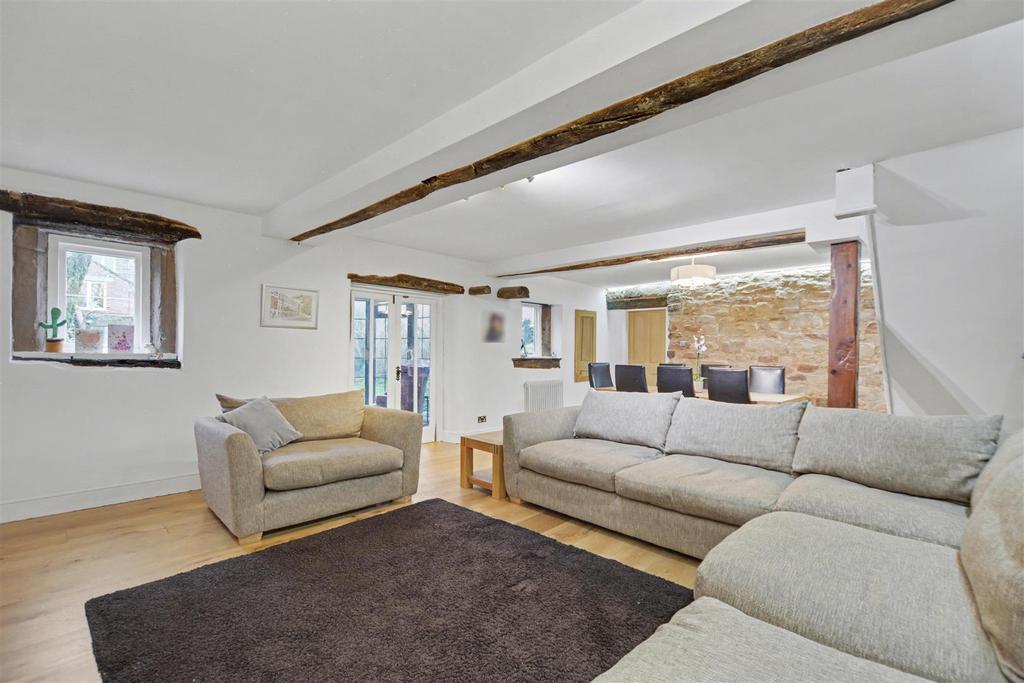 Lounge/Dining Room