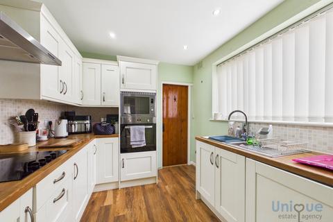 2 bedroom bungalow for sale, Cromer Road,  Lytham St. Annes, FY8