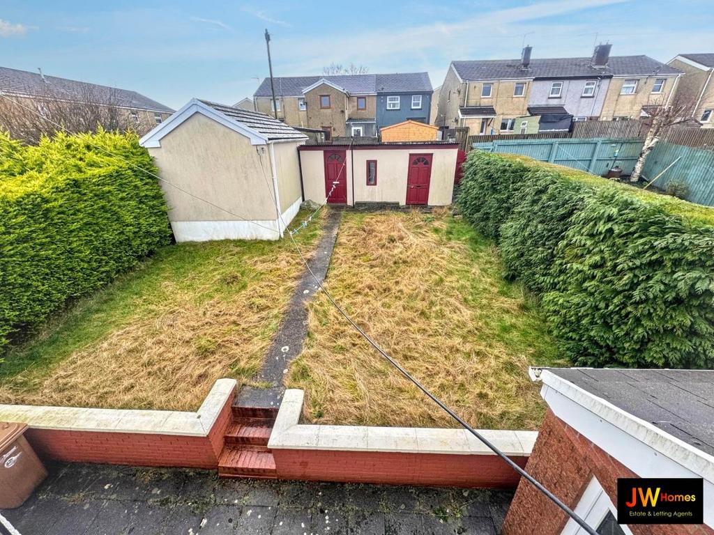 Rear garden 2 (7)
