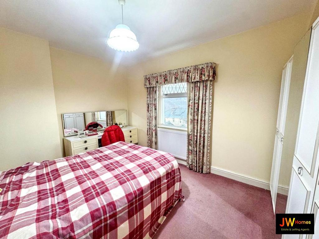 Bedroom 2 (9)