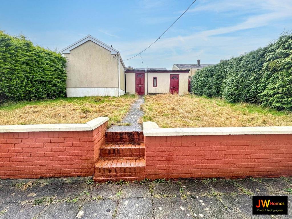 Rear garden 1 (2)