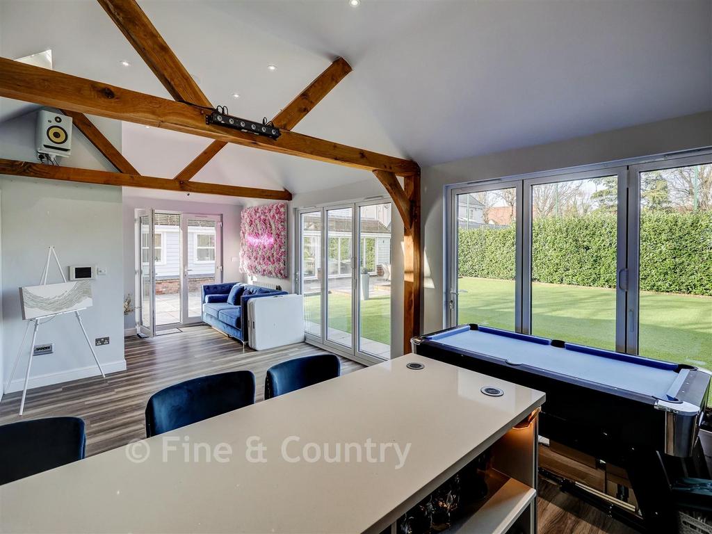 Garden/Games Room