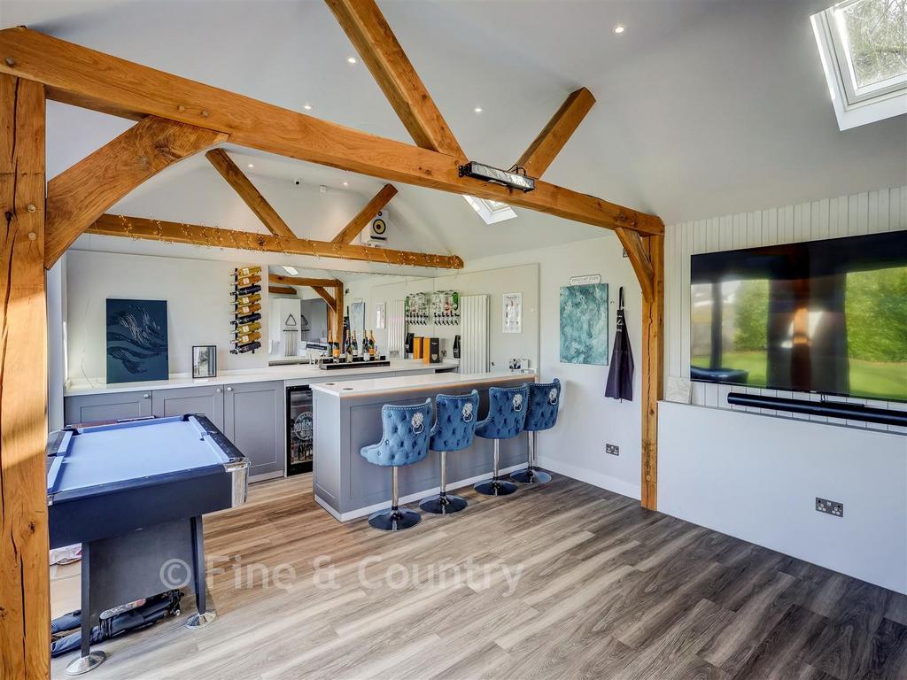 Garden/Games Room
