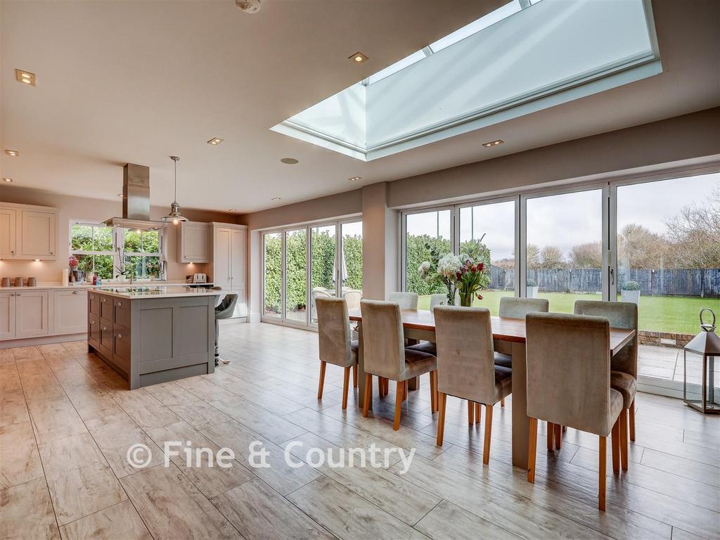 Kitchen/Breakfast Room